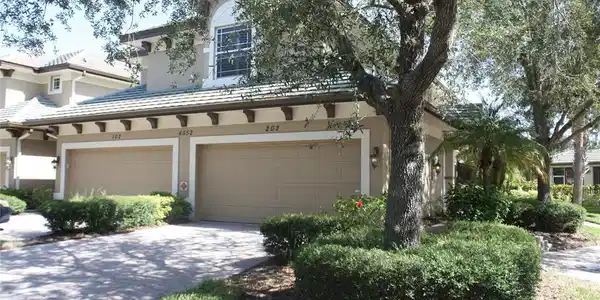 6552 MOORINGS POINT