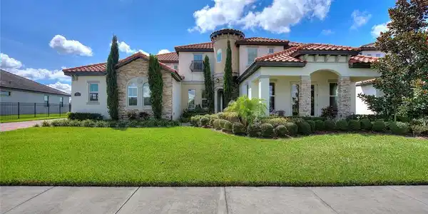 15538 AVENUE OF THE ARBORS
