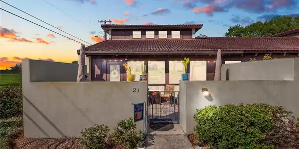 21 LOMA LINDA