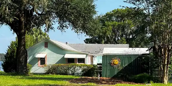 401 HUNTING LODGE