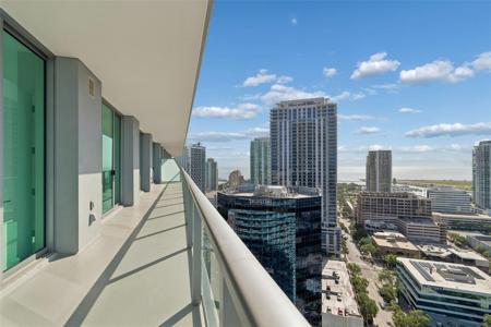 400 CENTRAL AVENUE