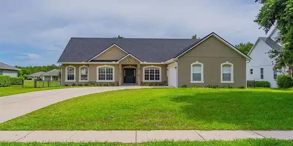 6211 OAK SHORE