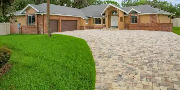 387 MENASHE CT