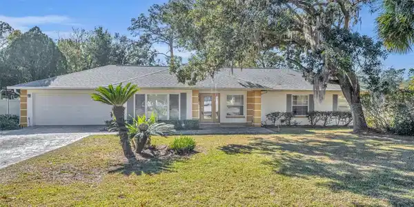 302 W SWEETWATER CREEK DRIVE DRIVE