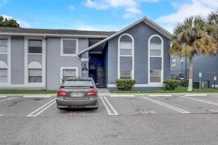 4136 PERSHING POINTE