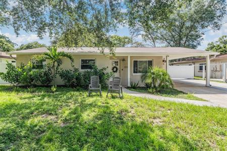 11330 OAKLEAF