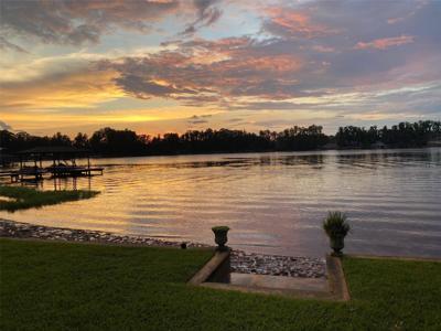 3239 LAKE PADGETT