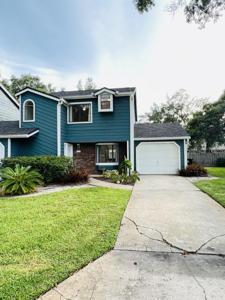 6936 COUNTRY CORNER