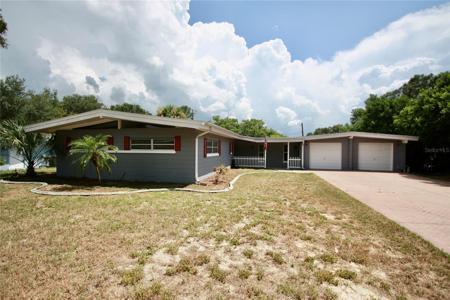 4 GOLFVIEW NE