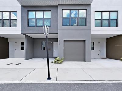 8712 PALM RANCHES