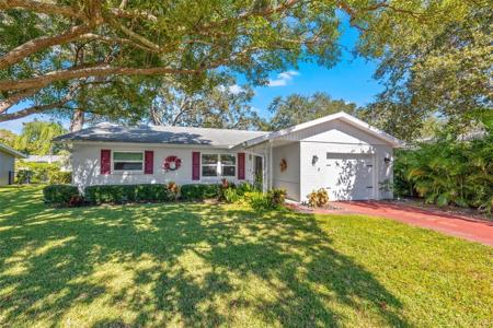 169 SUNSHINE DRIVE