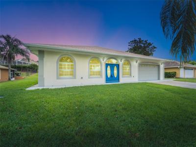 10421 CALLE DE FLORES