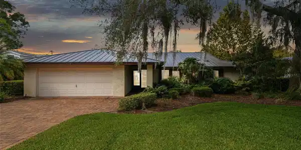216 NOB HILL CIRCLE