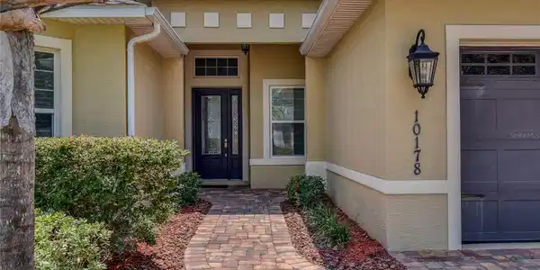 10178 JULIA ISLES