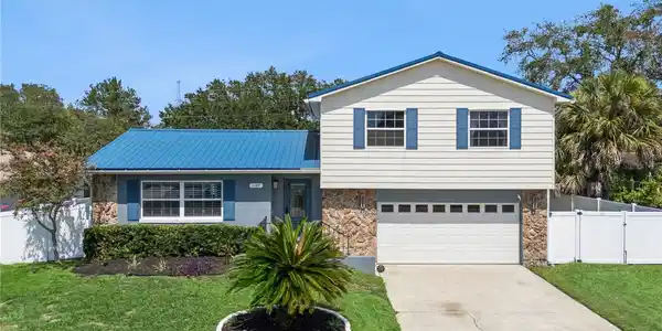 1189 LAZY HOLLOW PLACE