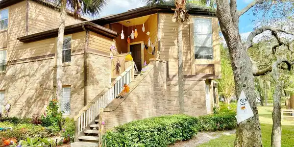 482 N PIN OAK PLACE