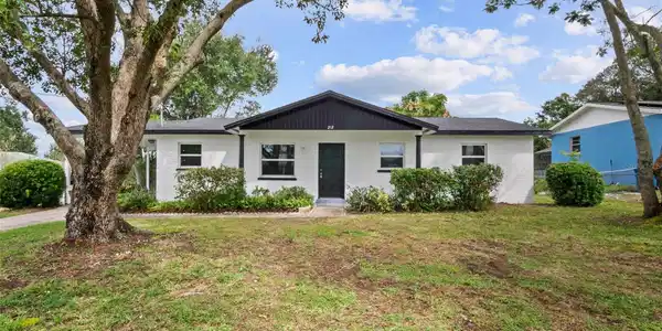 212 LAKE VILLA WAY
