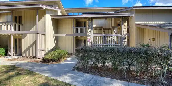 907 TENNIS WAY