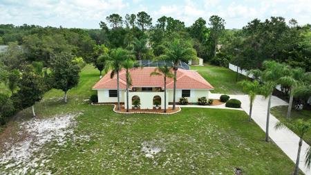9437 PINETREE