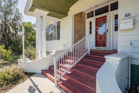 102 S LAKESHORE BOULEVARD