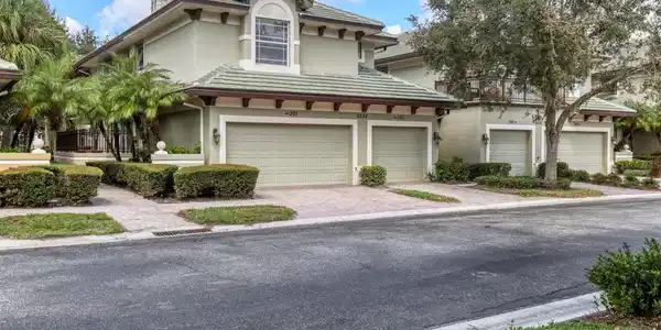 6536 MOORINGS POINT