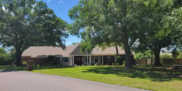 1125 BRIGHTON WAY