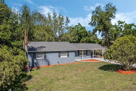 855 VINCENT DRIVE