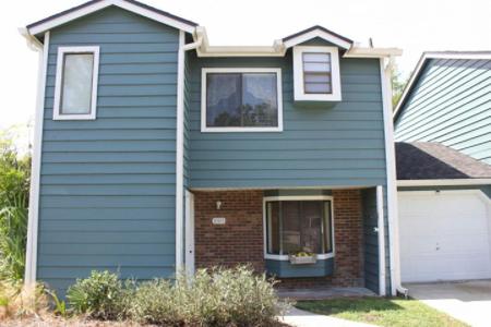 6913 COUNTRY CORNER LANE