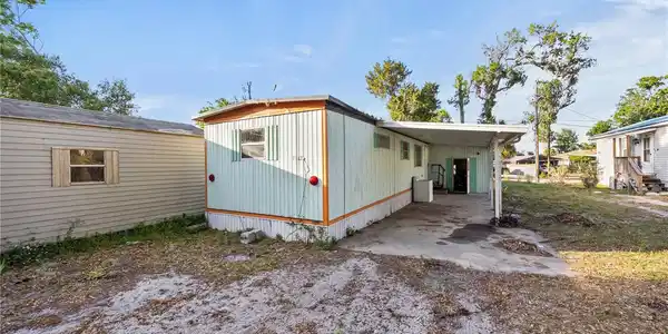 1098 NW 7TH BOULEVARD