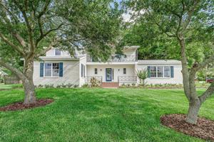 1302 LAKE ELBERT SE