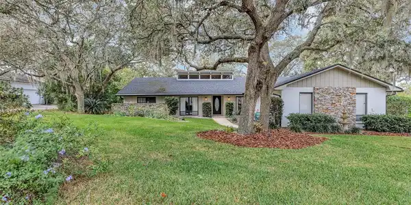 105 KNOLLCREST DRIVE
