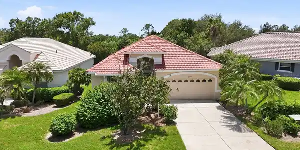 8492 IDLEWOOD COURT