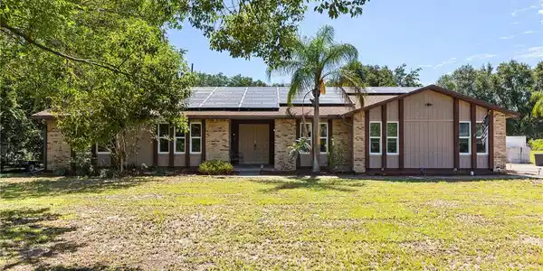 579 W KINGWAY DRIVE