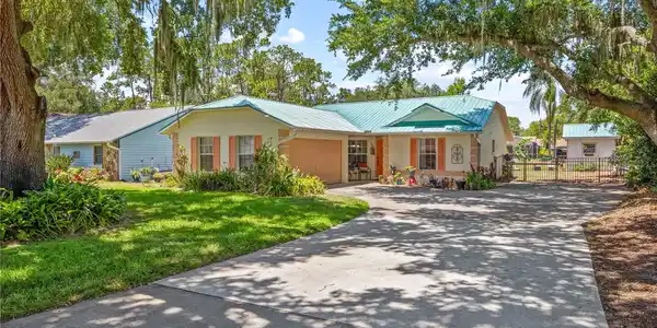 6369 BONNIE CT