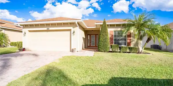 4302 BERWICK DRIVE