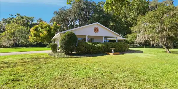 4 N ARCHWOOD DRIVE