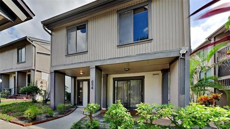 654 LAKE VILLAS DRIVE
