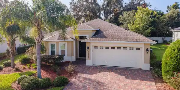 10204 JULIA ISLES AVENUE