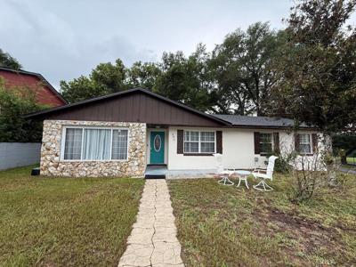 290 HILLSIDE DRIVE