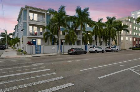 262 8TH STREET N