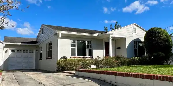1701 OAKMONT LANE