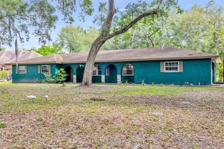 1671 LORALYN DRIVE