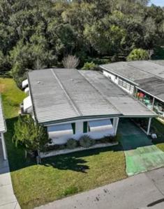 7 COCOS PLUMOSA DRIVE