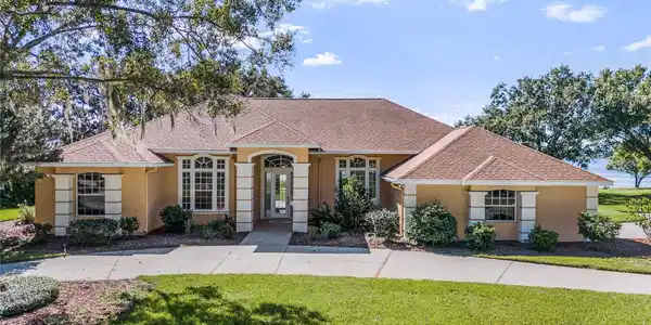 200 SPENCER SHORES