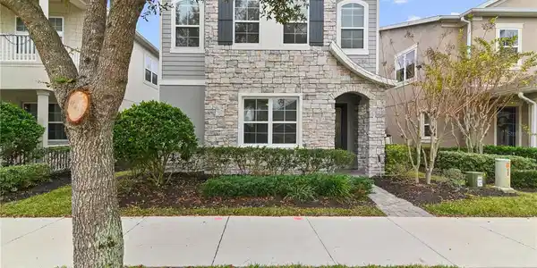 5524 THOMAS SQUARE DRIVE