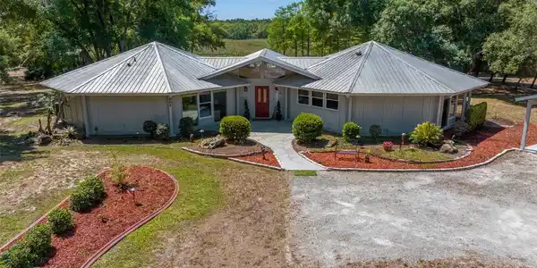 864 N PENNYBACKER ROAD