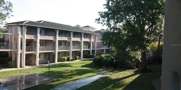 125 WATER FRONT WAY