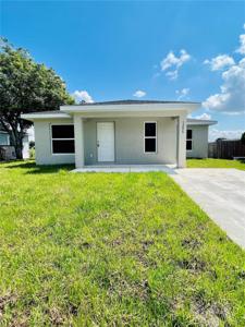 1206 COUNTRY CLUB LANE