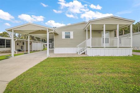 12 COCOS PLUMOSA DRIVE