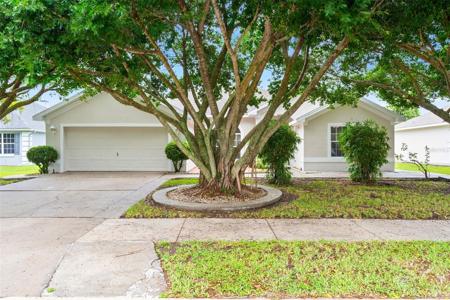 1116 LAKE PLACE COURT